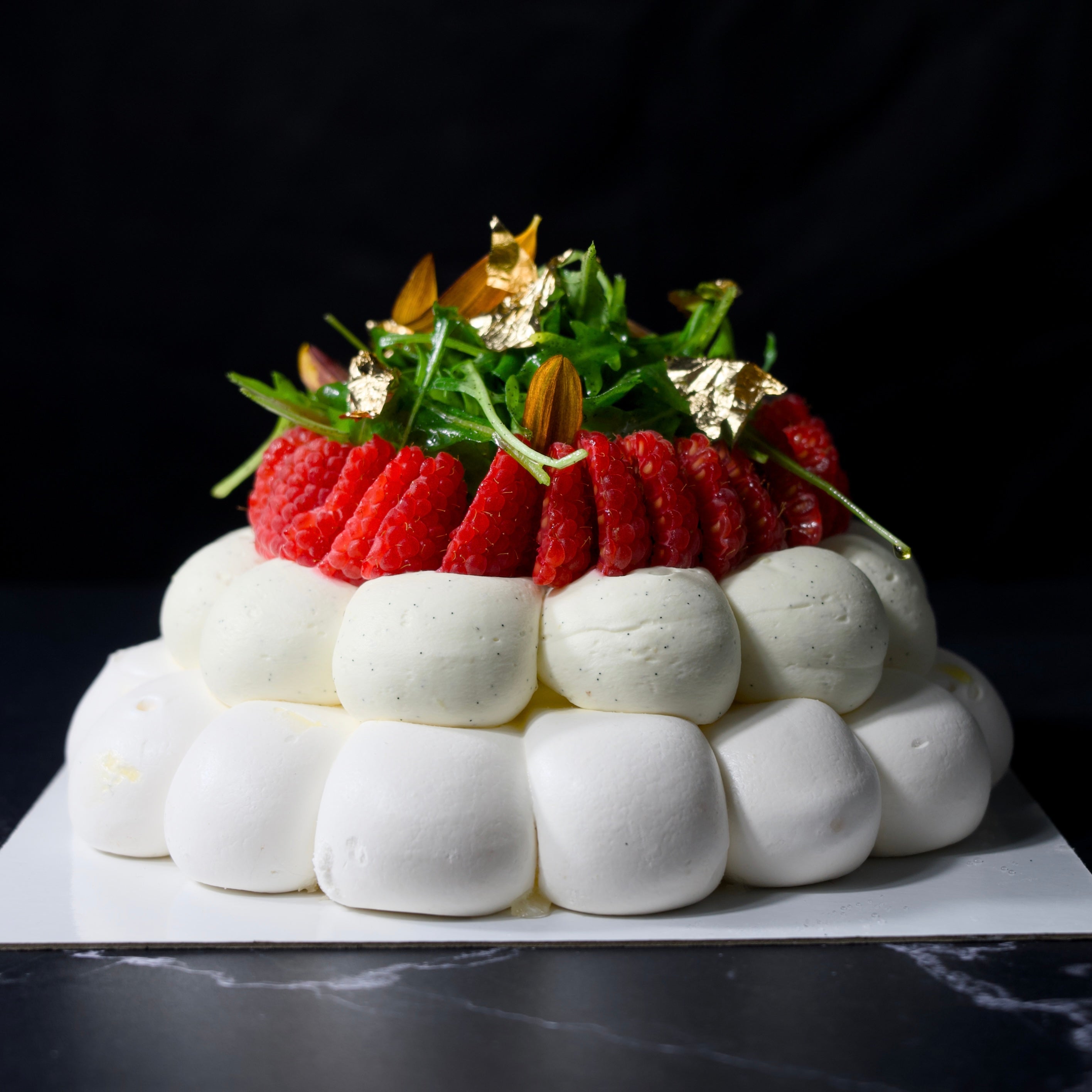 La pavlova framboise, roquette & menthe